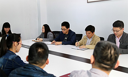 專業技術團隊,高效溝通 專業技術團隊,高效溝通